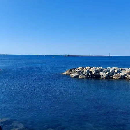 Grazioso A 5 Minuti Dal Mare